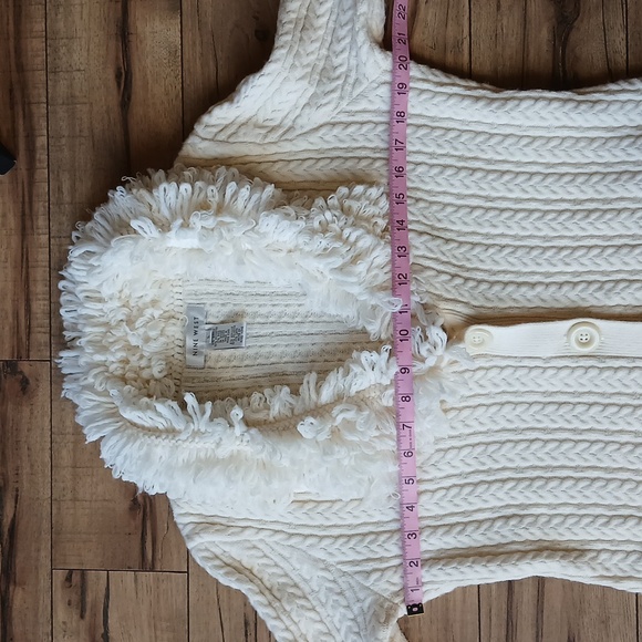 Nine West Ivory Fluffy Neckline And Cuff Knit Cardigan Coat. Size L - Picture 14 of 17